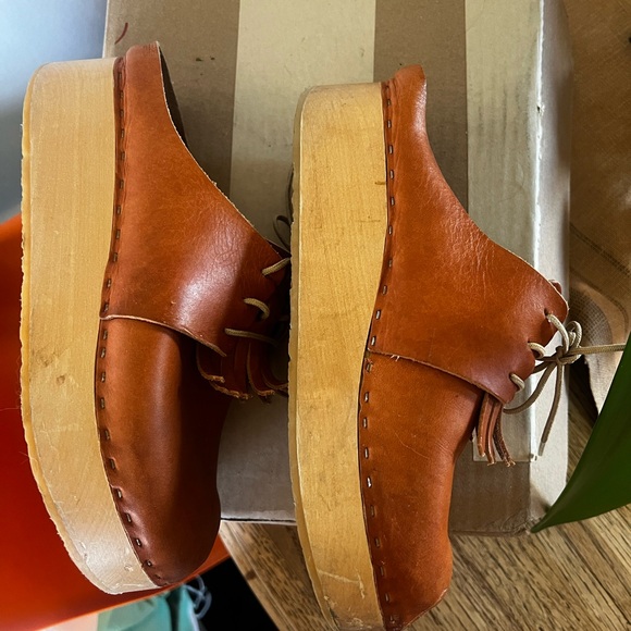 Bryr Zoe Whiskey size 37 platform leather clog on wood base with removable kilt - Picture 4 of 8